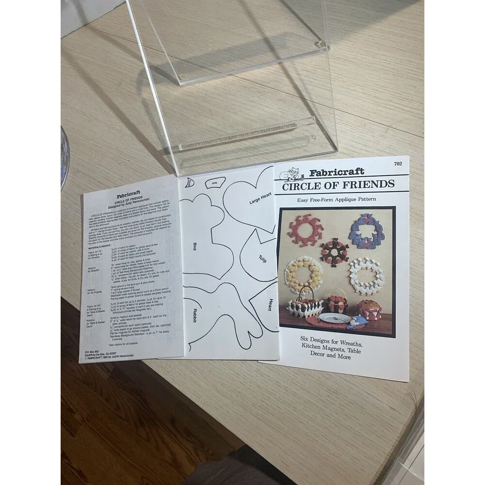 Circle of Friends 6 Wreath Designs Fabricraft Easy Free-Form Appliqué Pattern